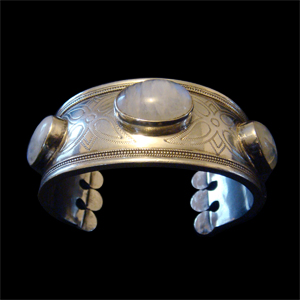 ���C���{�[���[���X�g�[���E�o���O���i�V���o�[�j