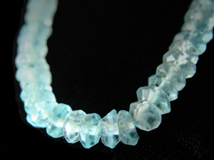 �A�p�^�C�g�i�y�[���u���[�O���[���j